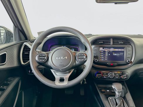 Used 2025 Kia Soul LX w/ LX Technology Package image 17