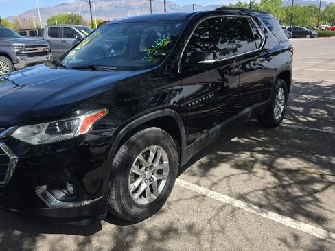 Used 2019 Chevrolet Traverse LT AWD/4WD image 3