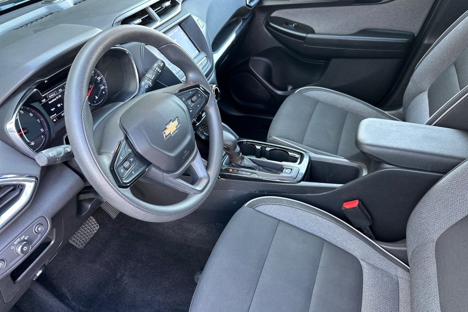 Used 2022 Chevrolet TrailBlazer LT FWD image 9