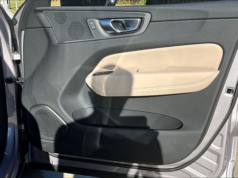 New 2026 Volvo XC60 B5 Core AWD/4WD image 14