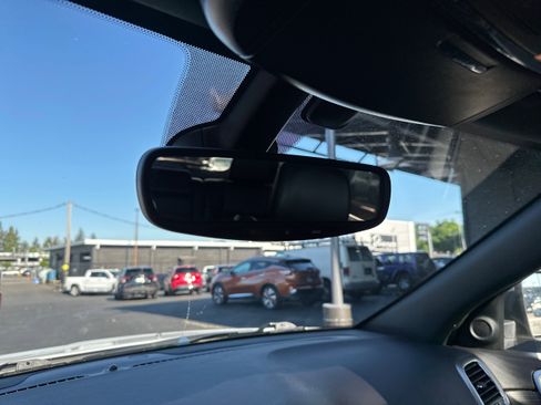 Used 2019 Jeep Grand Cherokee Limited w/ Trailer Tow Group IV AWD/4WD image 16