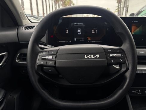 Used 2025 Kia K4 FWD image 27