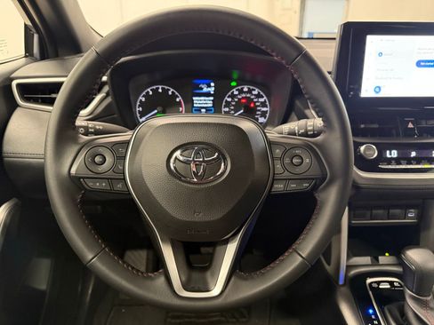 Used 2024 Toyota Corolla Cross AWD Hybrid image 11