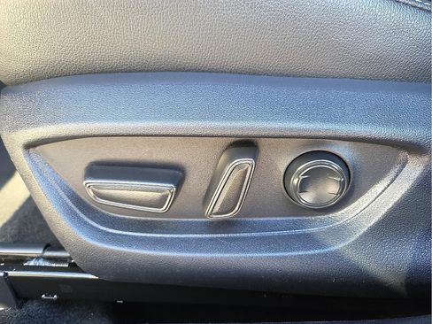 Used 2025 Toyota Camry SE image 15