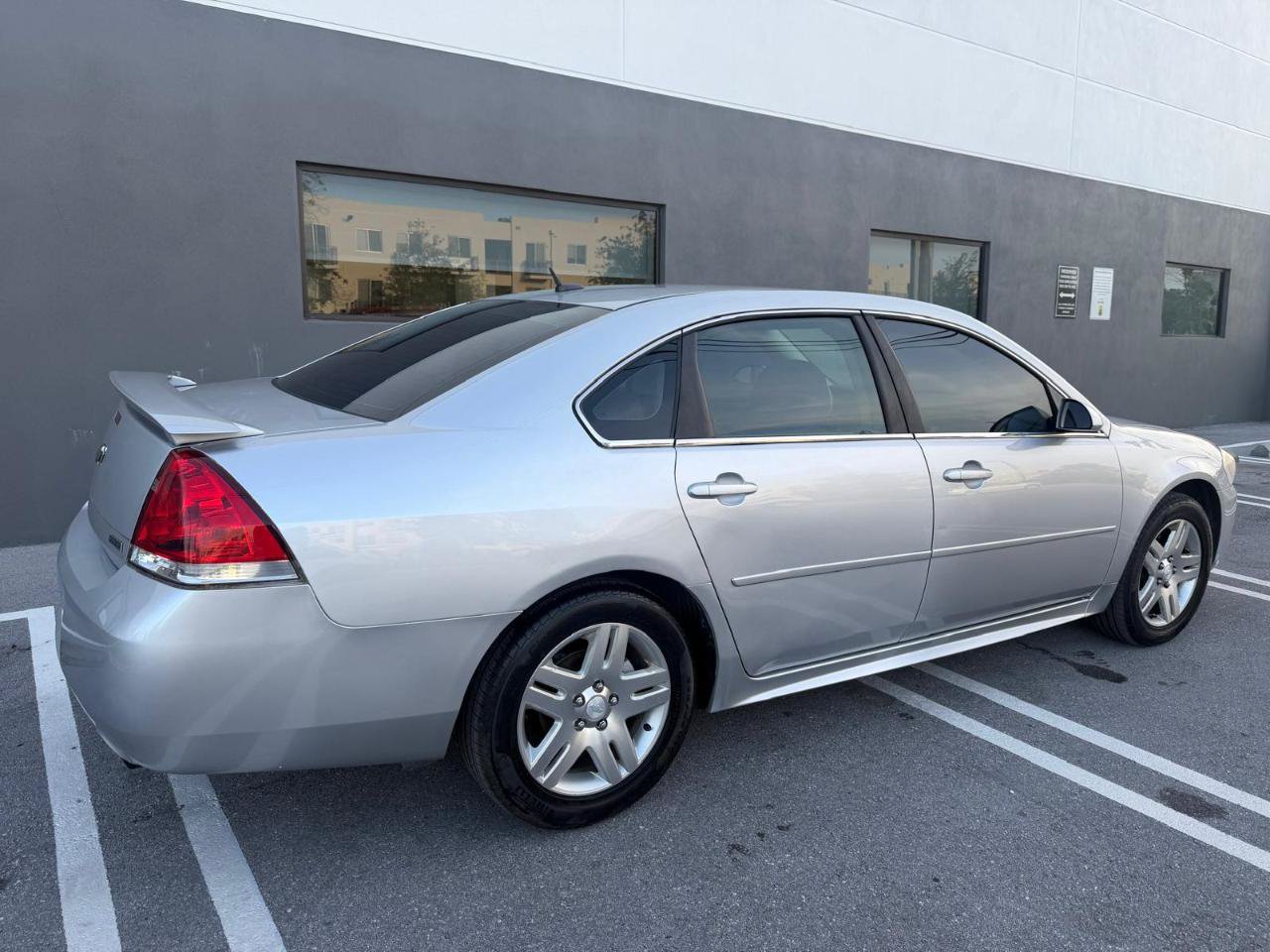 Used 2012 Chevrolet Impala LT FWD image 14