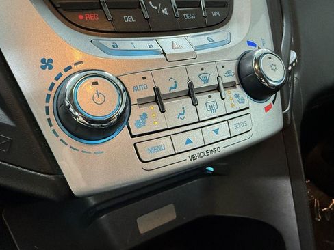 Used 2010 Chevrolet Equinox LTZ image 16