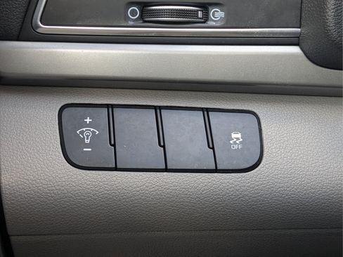 Used 2017 Hyundai Elantra SE FWD image 23