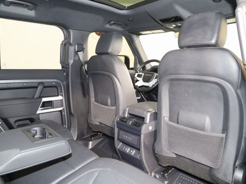 Used 2023 Land Rover Defender 110 SE image 16