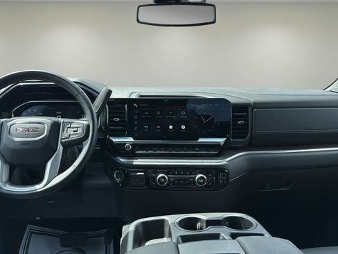 Used 2025 GMC Sierra 1500 SLT image 10