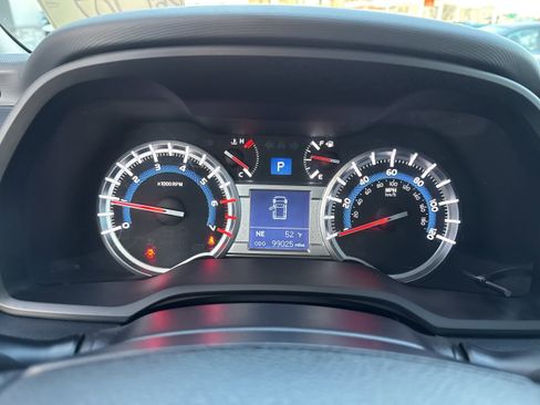 Used 2015 Toyota 4Runner Limited image 17