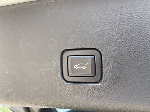 Used 2023 Chevrolet Traverse LT w/ LPO, Cargo Package AWD/4WD image 54
