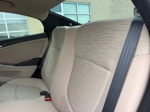 Used 2017 Hyundai Accent SE FWD image 17