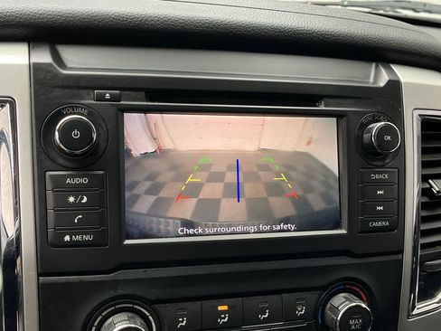 Used 2019 Nissan Titan SV AWD/4WD image 5