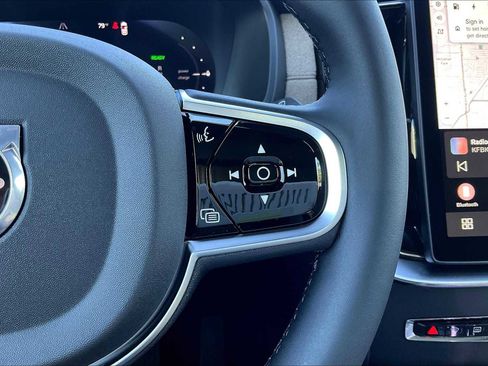 New 2026 Volvo XC90 T8 Plus w/ Protection Package Premier image 18