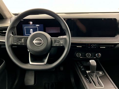 New 2025 Nissan Kicks SV w/ SV Premium Package image 12