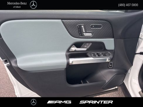Used 2026 Mercedes-Benz GLB 250 image 12
