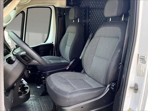 Used 2025 RAM ProMaster 2500 w/ U-Haul Equipment Group FWD image 18