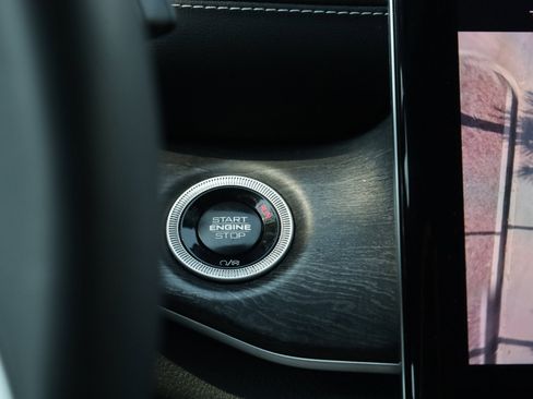 Used 2024 Jeep Grand Cherokee L Limited w/ Luxury Tech Group II image 7