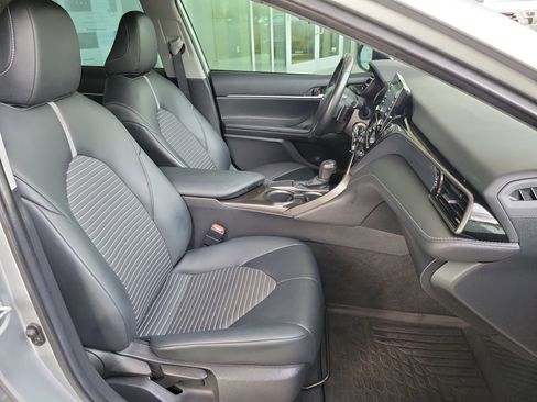 Used 2021 Toyota Camry SE image 31