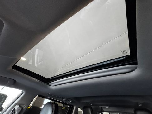 Used 2016 Toyota Highlander XLE AWD/4WD image 38