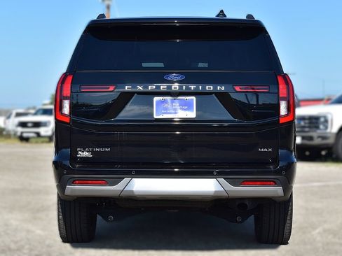 Used 2025 Ford Expedition Max Platinum w/ Driver's Package AWD/4WD image 8