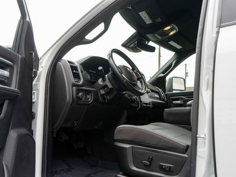 Used 2024 RAM 2500 Big Horn w/ Safety Group AWD/4WD image 13