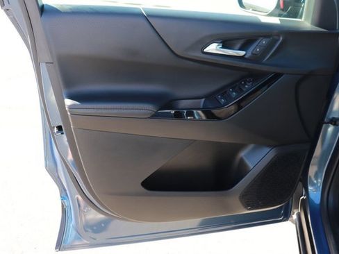 Used 2025 Chevrolet Equinox LT image 8