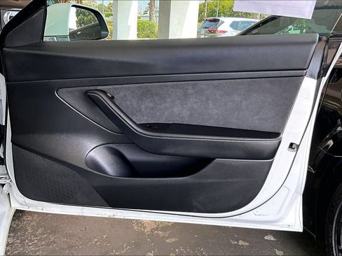 Used 2020 Tesla Model 3 Standard Range Plus RWD image 28