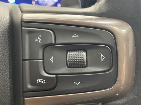 Used 2022 Chevrolet Silverado 1500 High Country w/ High Country Premium Package AWD/4WD image 36