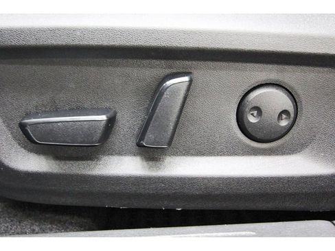 Used 2023 Nissan Rogue SV FWD image 28