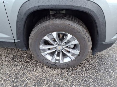 Used 2026 Chevrolet Equinox LT AWD/4WD image 47
