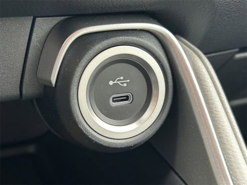 Used 2026 Toyota Grand Highlander XLE image 32