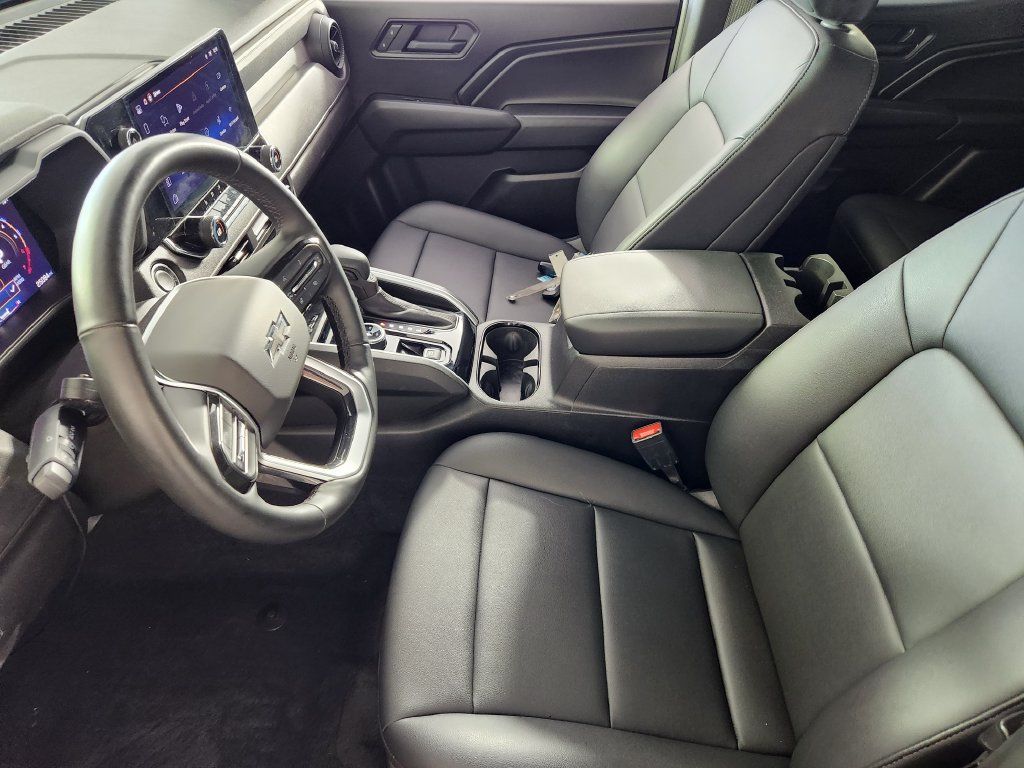 Used 2025 Chevrolet Colorado Trail Boss AWD/4WD image 12