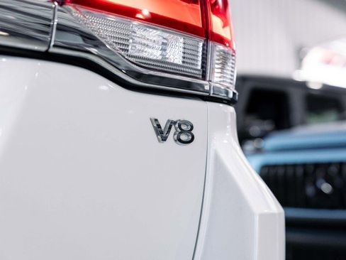 Used 2018 Toyota Land Cruiser image 47