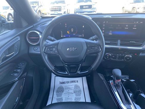 Used 2024 Chevrolet Trax RS w/ Sunroof Package image 10