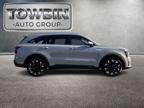 Certified 2025 Kia Sorento SX image 3