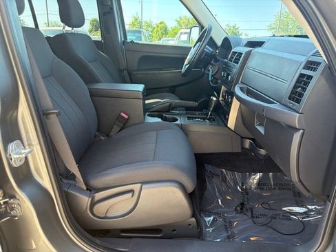 Used 2012 Jeep Liberty Sport w/ Popular Equipment Group AWD/4WD image 28