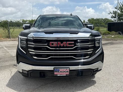Used 2025 GMC Sierra 1500 SLT RWD image 8