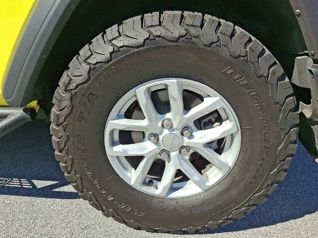 Used 2023 Jeep Wrangler Sport AWD/4WD image 9
