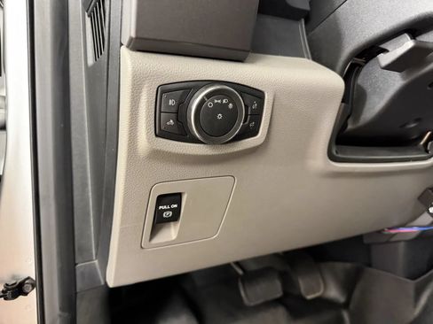 Used 2016 Ford F150 XLT AWD/4WD image 16