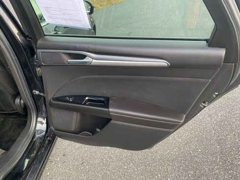 Used 2014 Ford Fusion SE image 22