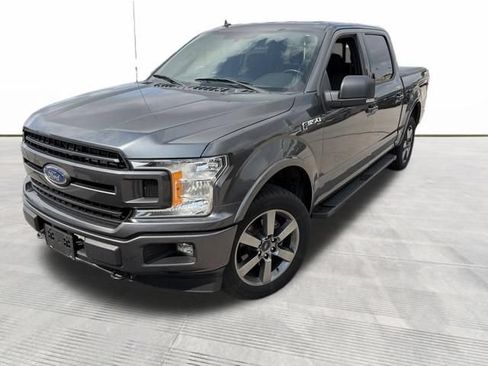 Used 2018 Ford F150 XLT w/ Equipment Group 302A Luxury AWD/4WD image 4