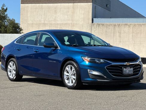 Used 2019 Chevrolet Malibu LT w/ Driver Confidence Package FWD image 5