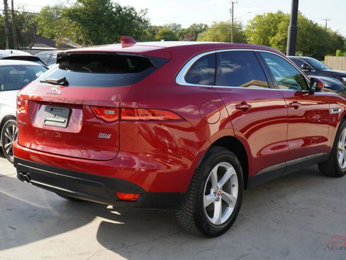 Used 2019 Jaguar F-PACE Premium image 6