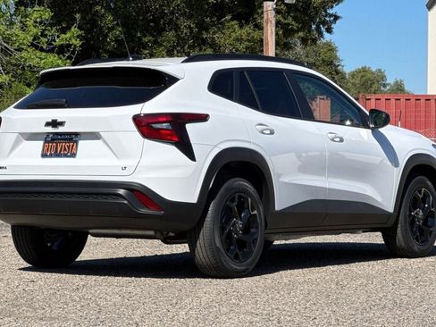 New 2026 Chevrolet Trax LT w/ Sunroof Package image 4
