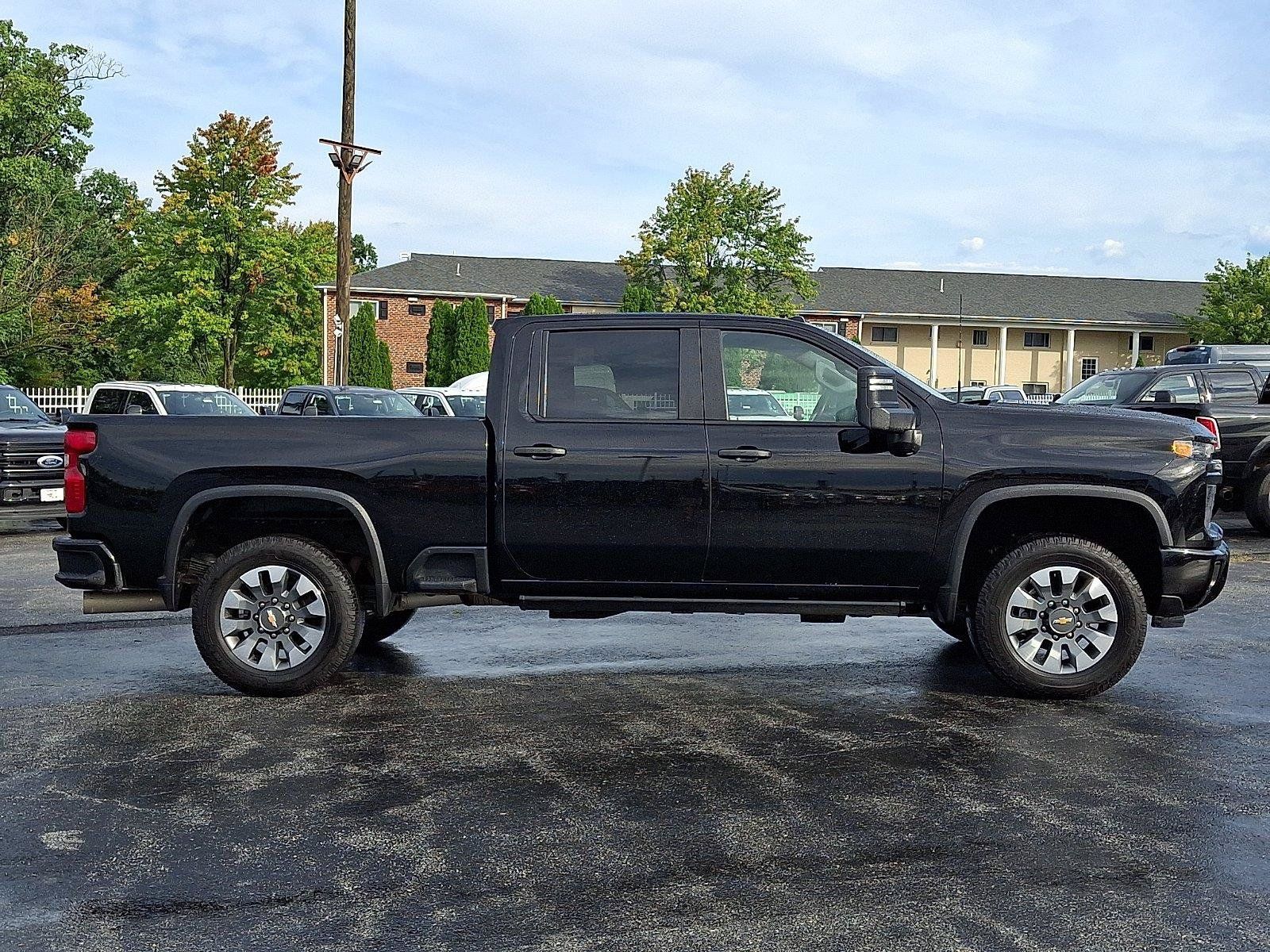 Used 2025 Chevrolet Silverado 2500 Custom w/ Custom Value Package AWD/4WD image 7