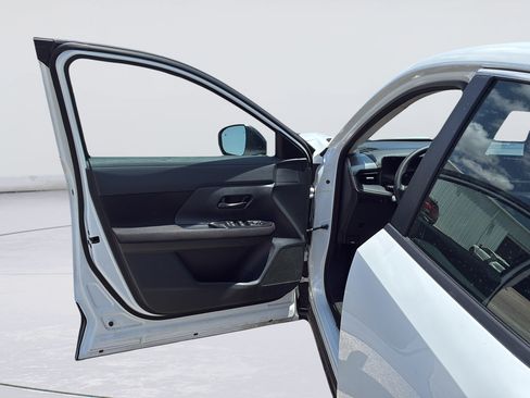 Used 2025 Nissan Kicks S FWD image 12