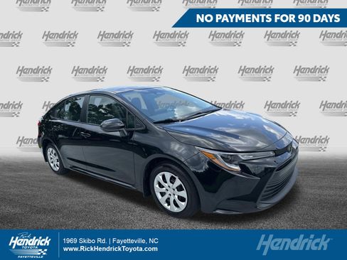 Certified 2025 Toyota Corolla LE FWD image 1