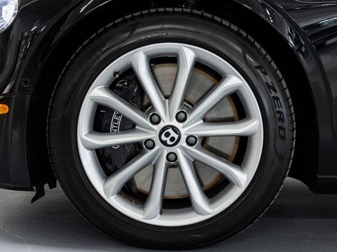 Used 2023 Bentley Flying Spur V8 image 13