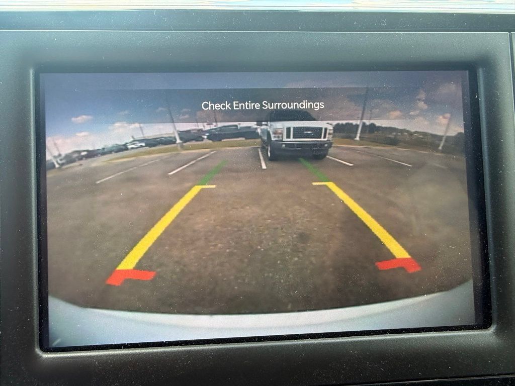 Used 2023 Chrysler Voyager LX FWD image 15